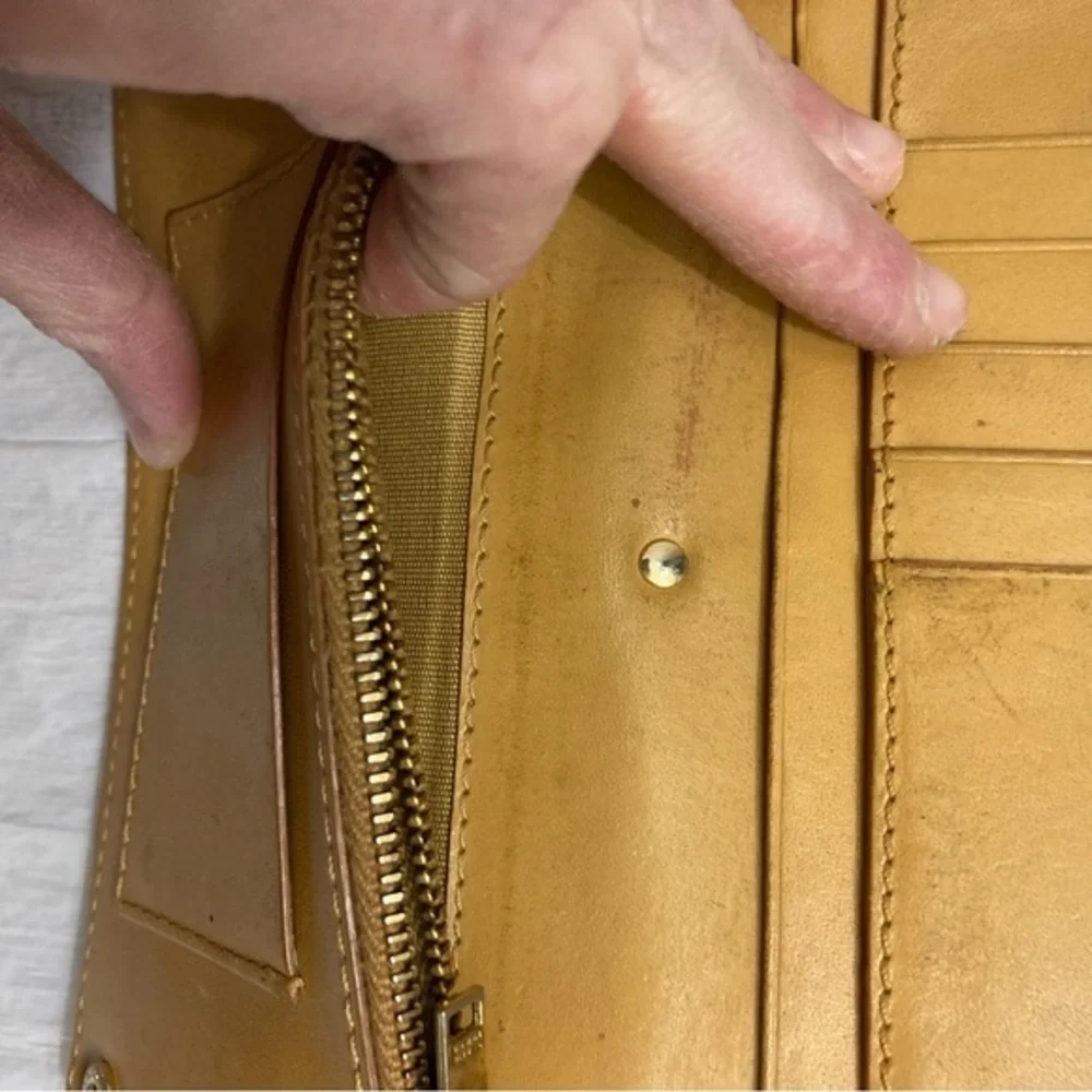 Sophia hulme black leather wallet